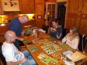 Agricola; Peter står og skaffer seg oversikt.