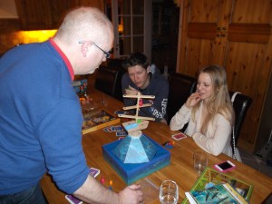 Riff Raff: Peter står fremdeles....