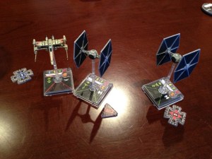 TIE-fighteren viser ingen frykt den heller.