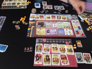 Mitt spilleområdet og hovedbrettet i midten. Ganske så travelt med arbeidere.