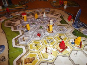 Hollender (gul) satser på tempeløya