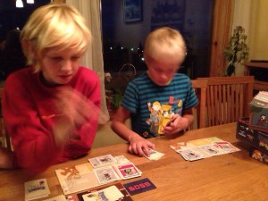 Spillet engasjerte de yngste spillerne sterkt.