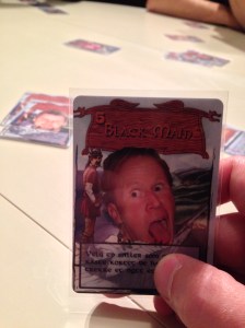 Black Main tvinger deg til å miste kortet ditt.