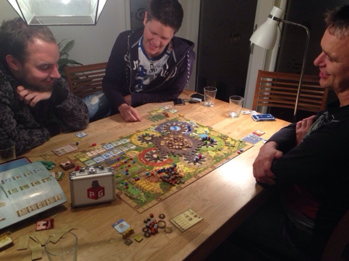 God stemning rundt bordet og... en PG-koffert?! Stay tuned!