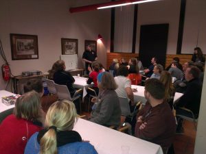 Uvant å bruke så mye stemme på så kort tid