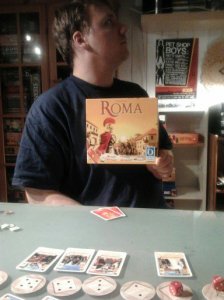 Sjefsgladiator Vegard sender Sveinmain til løvene.