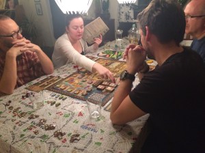 Kate forklarer det komplekse Vinhos.