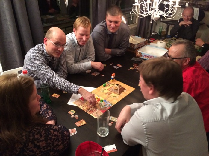 Camel Cup. Årets morsomste spill! Løp og kjøp!