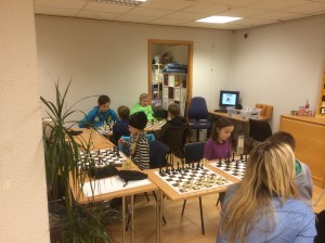 Mange ivrige små nye Carlsener dyrket frem på Jørpeland