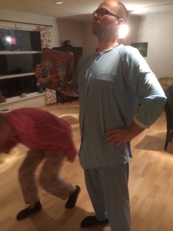 "Best in show" En stolt vinner og med en knelende Pinky ant...