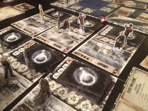 Menneskene er ute å leter etter mat og utstyr for å unngå Dead of Wouter...