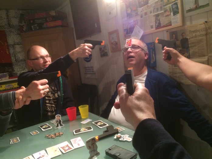 Peter fikk en tidlig død i Cash n guns...