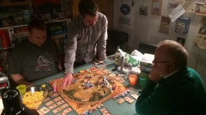 Stående spilling - denne gangen var det Pift som måtte få fugleperspektiv på byggingen