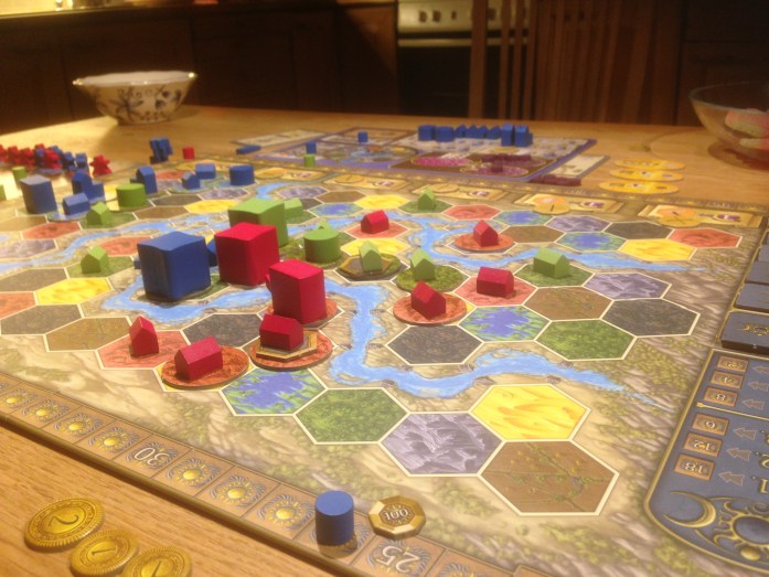 Sluttscore: Blå på 124 poeng, og hvis du zooooomer veldig ser du rød og grønn brikke i bakgrunnen:-)