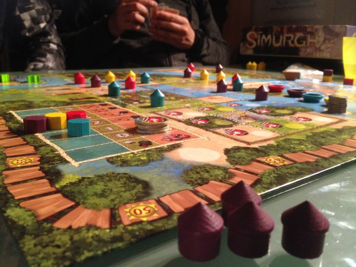 Vakre farger hvor sydhavsatollen Mangrovia sakte men sikkert blir bosatt.