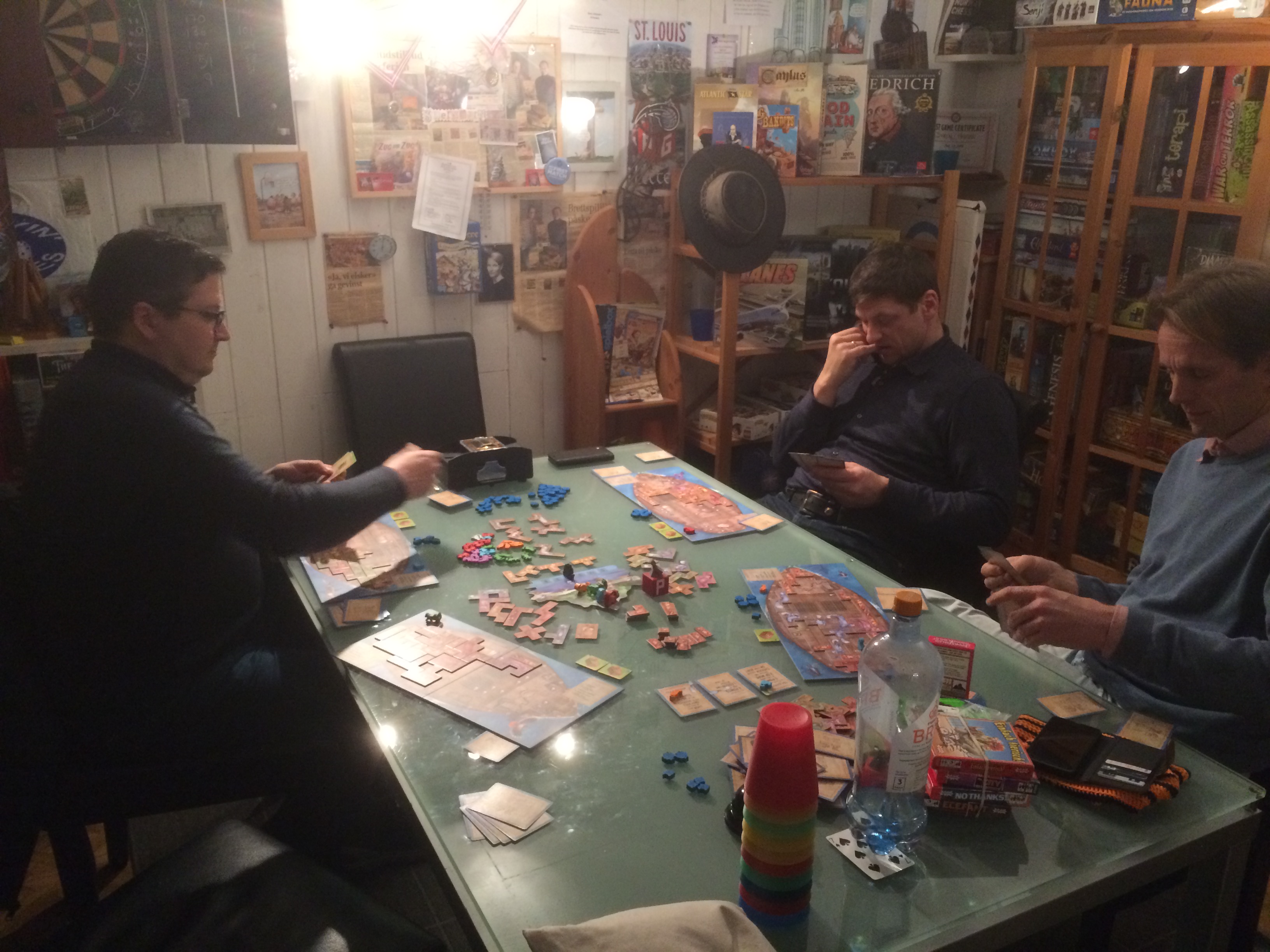 F3C937E3-B8F3-42D5-AAA1-9E3B545F0544